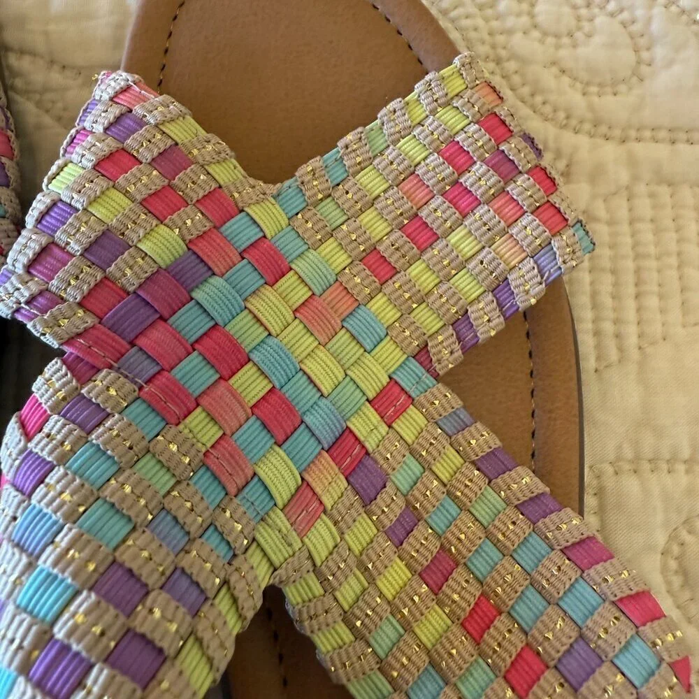 Super cute comfy pastel sandals LIKE NEW women's size 8.5 - Picture 2 of 6